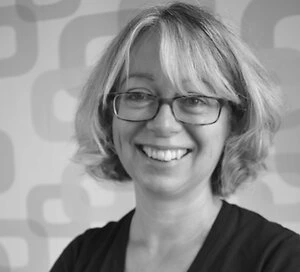 Lesley Tucker Headshot